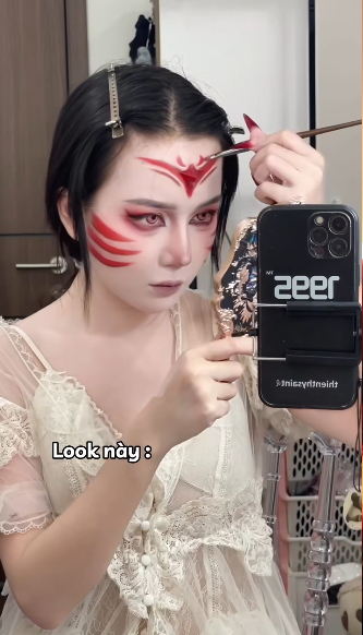 Cận cảnh màn biến hình hoàn hảo thành Ahri Huyền Thoại Trỗi Dậy của nữ coser xinh đẹp