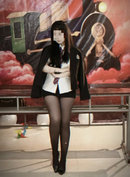 Chụp ảnh kỷ yếu với 