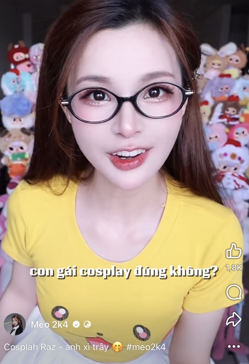 Soi nhan sắc Mèo 2k4 qua hai tấm ảnh diện áo Pikachu cách nhau 5 năm: Lột xác từ 