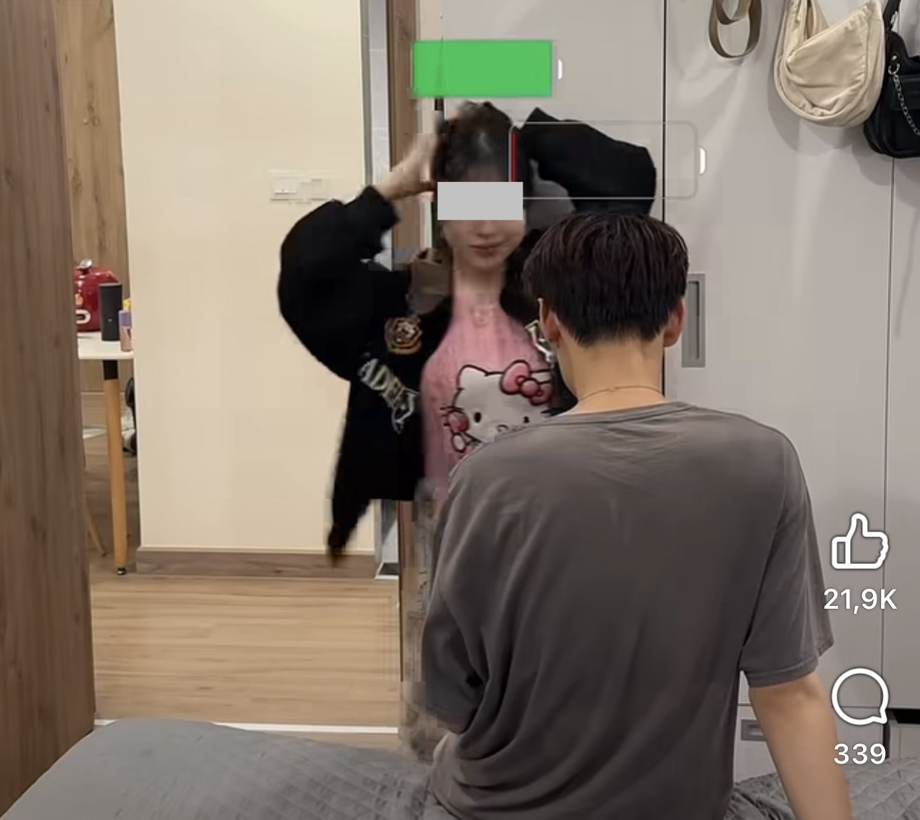 Bất chấp tất cả để câu kéo người xem, cặp đôi khiến dân mạng 