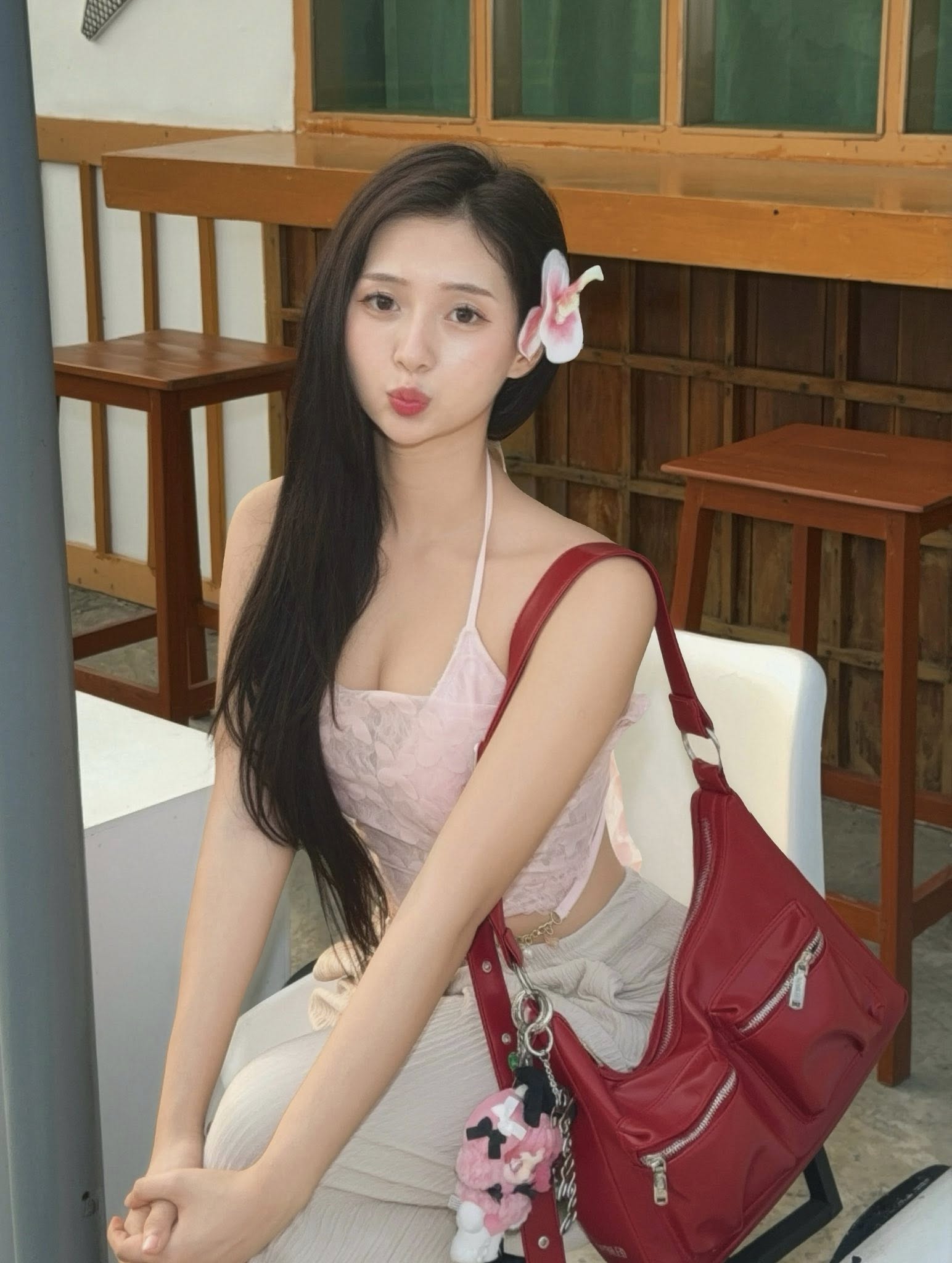 Hóa thân thành nàng thơ Việt, thiếu nữ Myanmar 