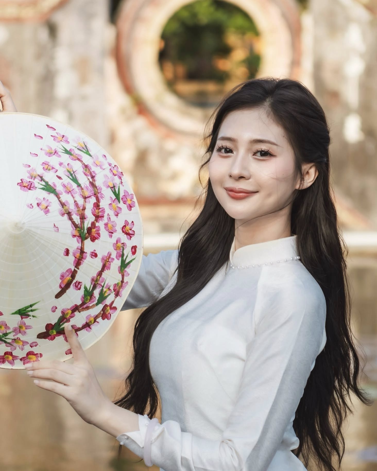 Hóa thân thành nàng thơ Việt, thiếu nữ Myanmar 