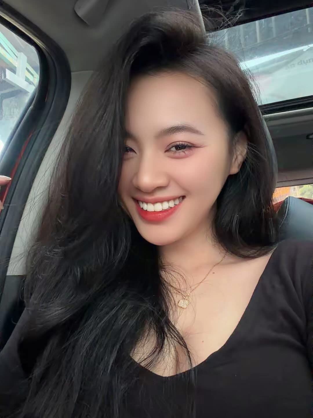 Đường đua hot nhất mùa hè chính thức gọi tên Trâm Anh, màn khoe dáng