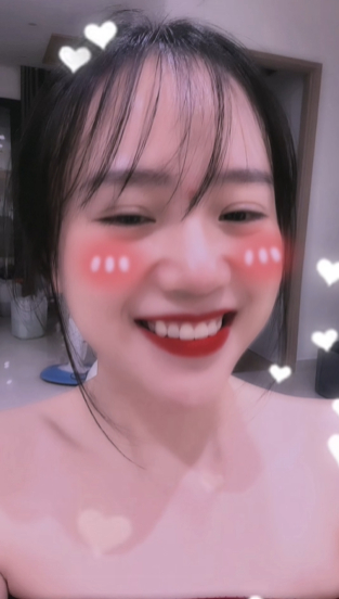 Bắt trend theo kiểu độc lạ, Mai Linh Zuto khiến anh em game thủ