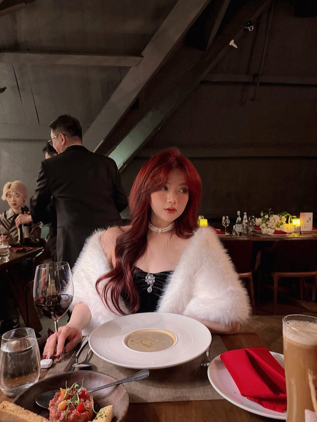 Hot girl làng game sở hữu visual 