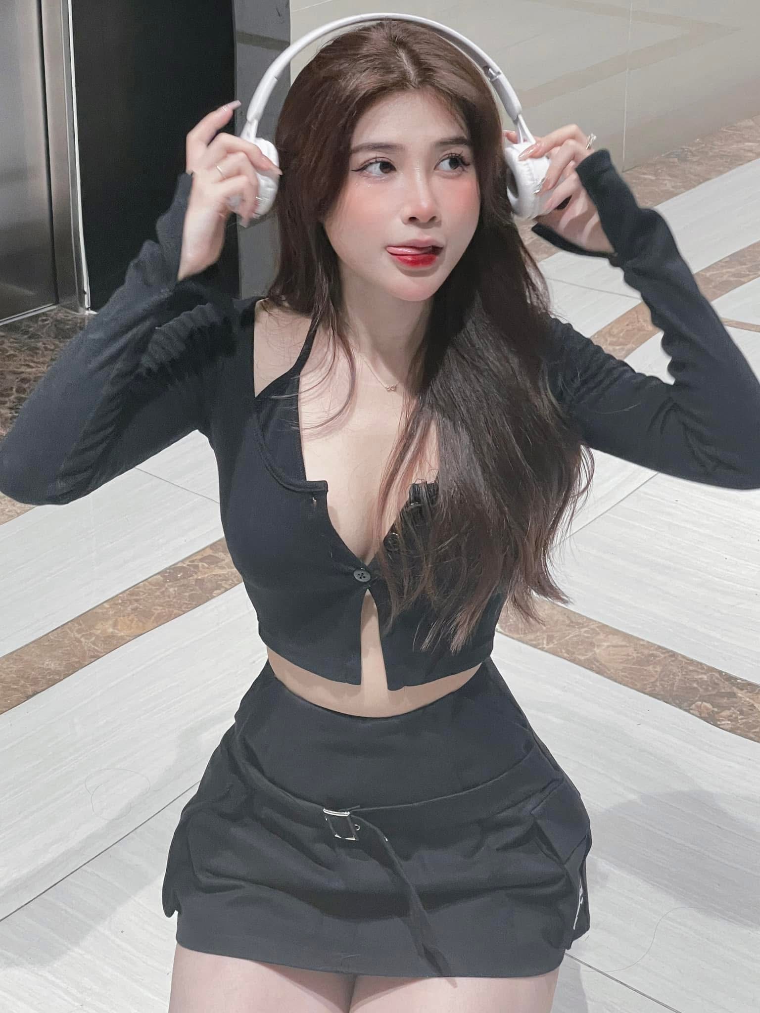 Cận cảnh pha nũng nịu 