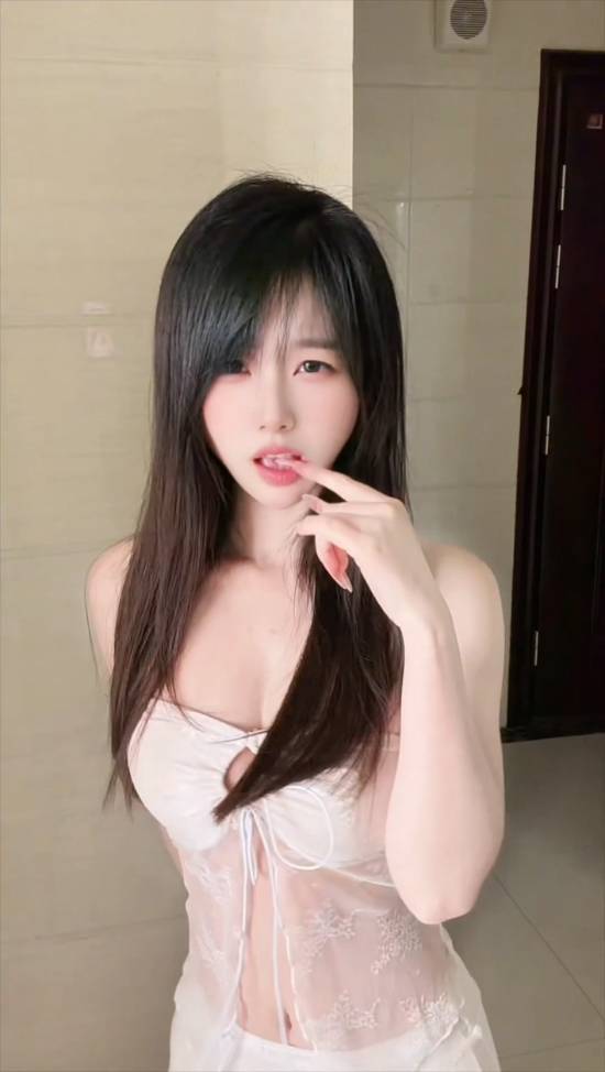 Ngẫu hứng trổ tài vũ đạo, nữ diễn viên xinh đẹp của Black Myth: Wukong khiến tất cả