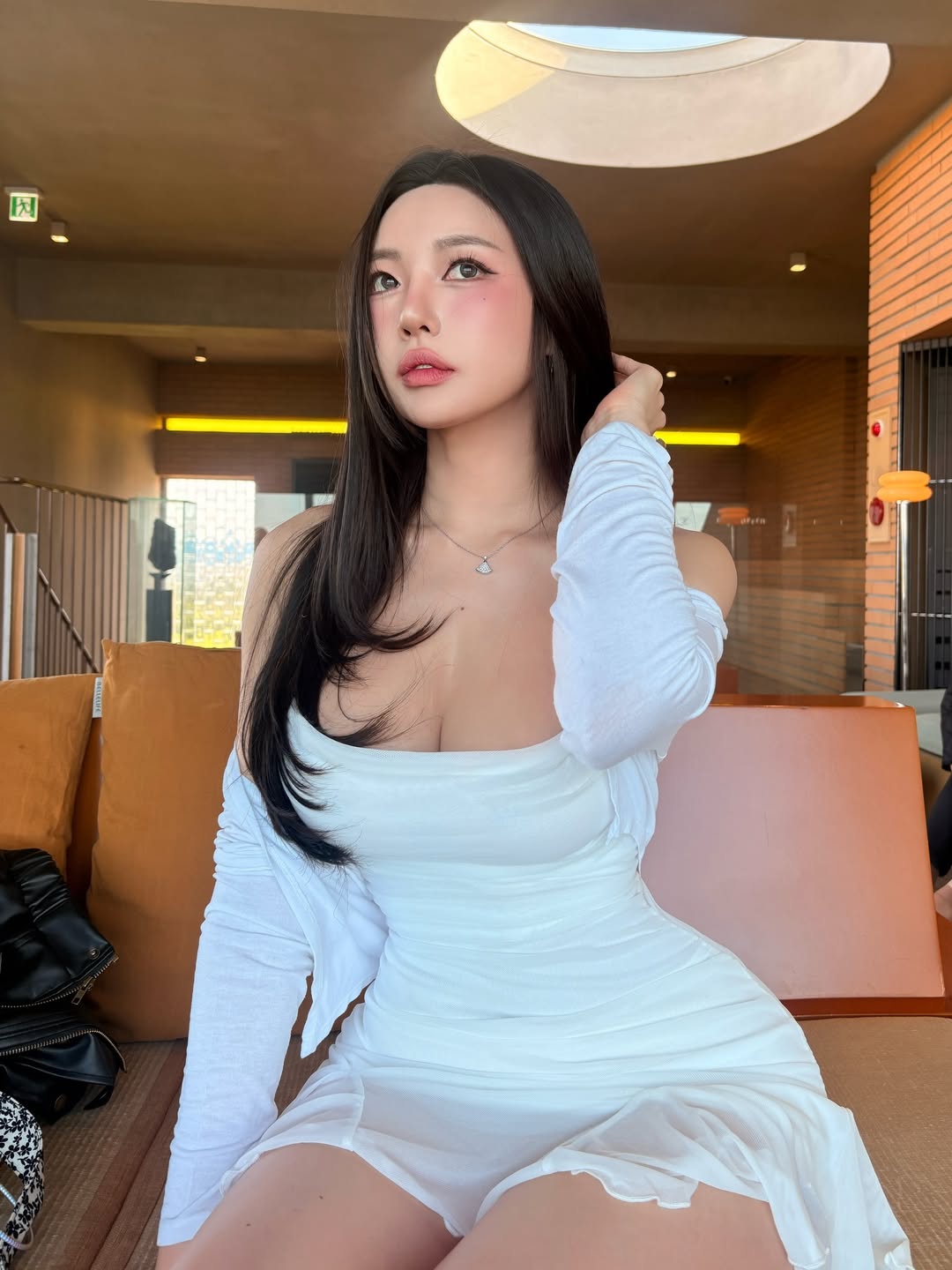 Không thể rời mắt khỏi nhan sắc 