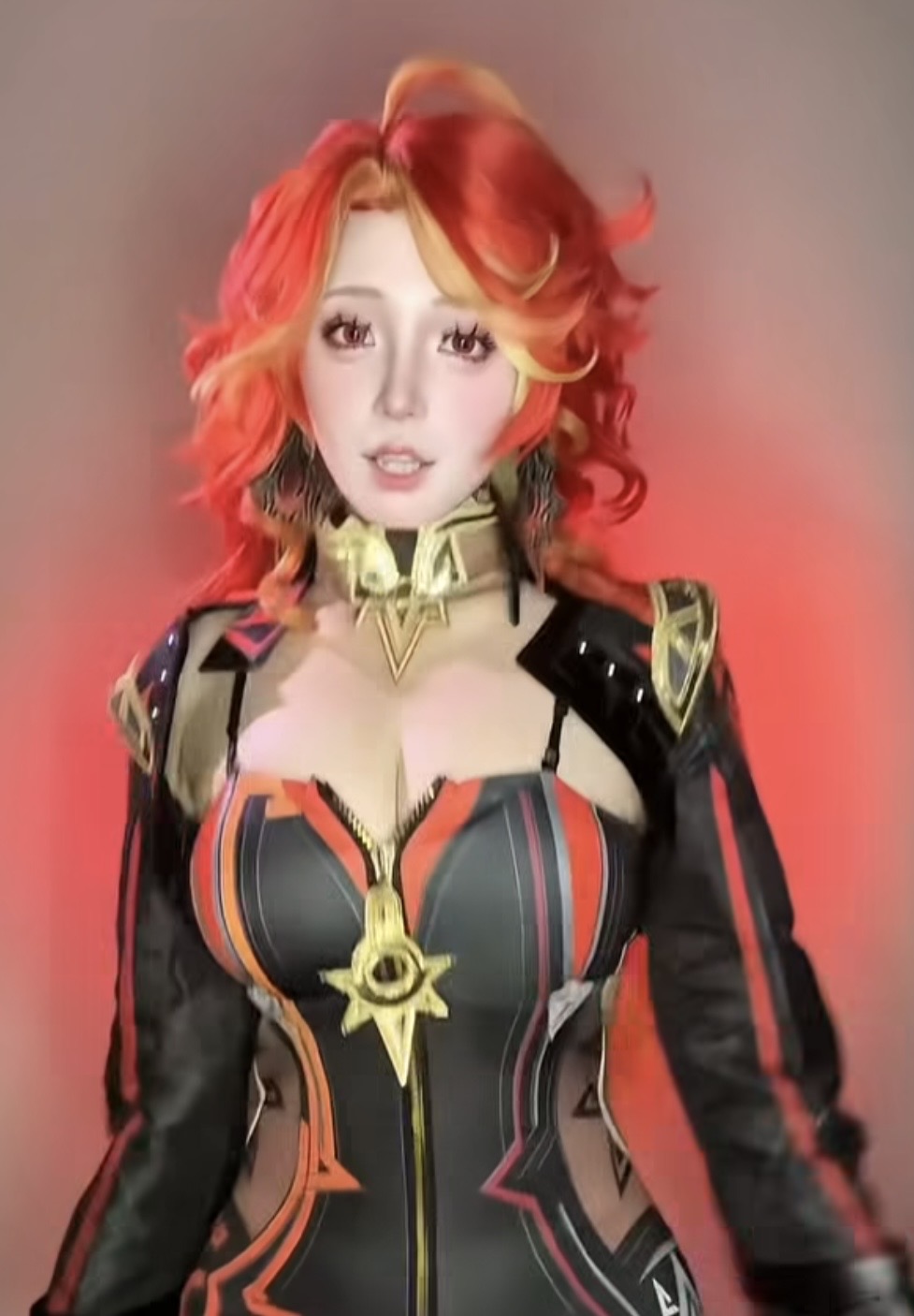 Không ngại lộ khuyết điểm, nữ Coser công khai mặt mộc trước khi trang điểm, kết quả sau cùng mới là thứ khiến dân mạng