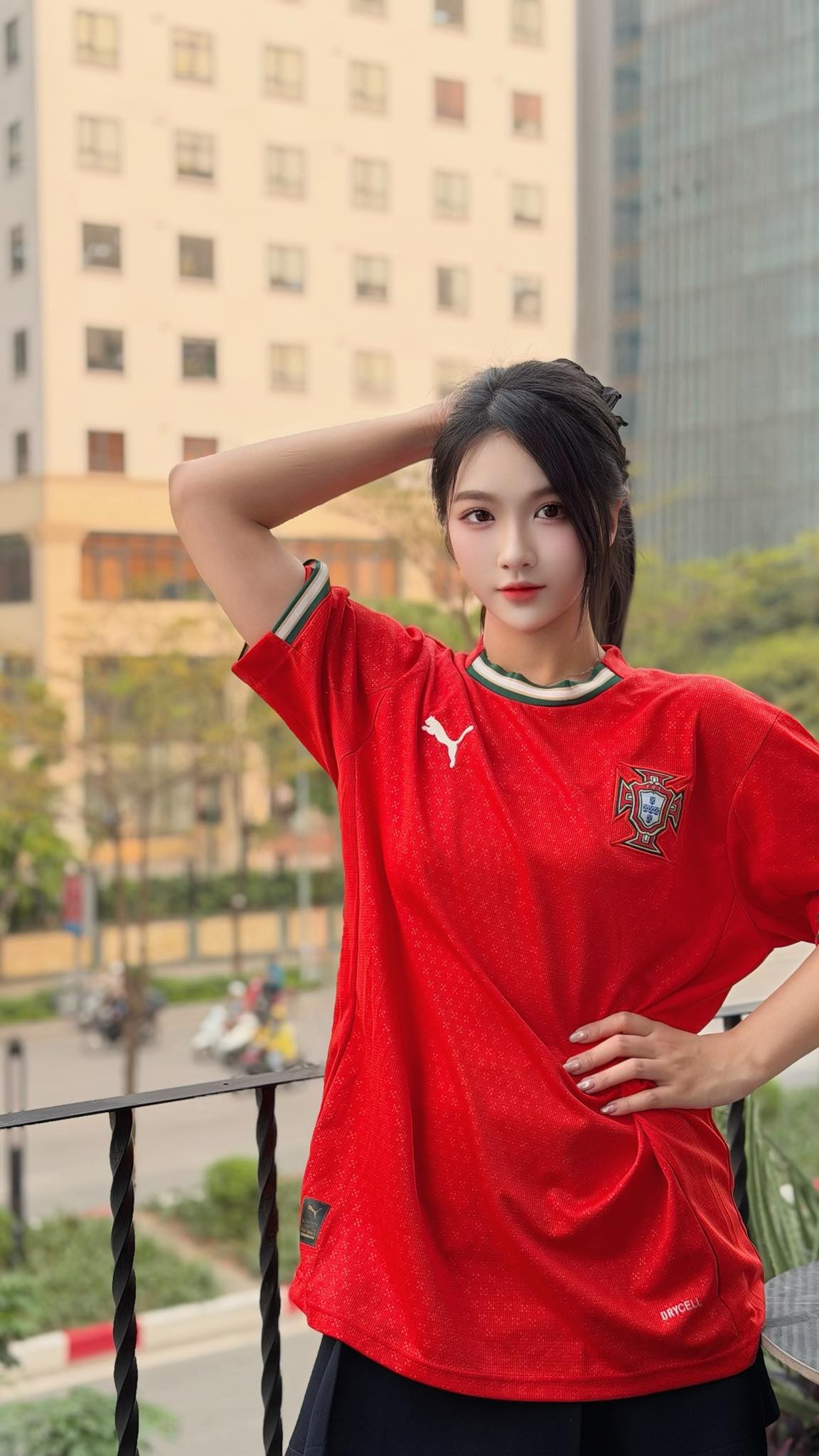 Công khai ủng hộ Ronaldo đến mức này, hot girl xinh đẹp khiến người xem thích thú