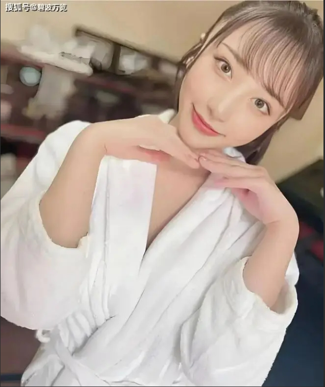 Yua Mikami và những cái tên chấp nhận từ bỏ sự nghiệp, đổi nghề làm hot girl gợi cảm