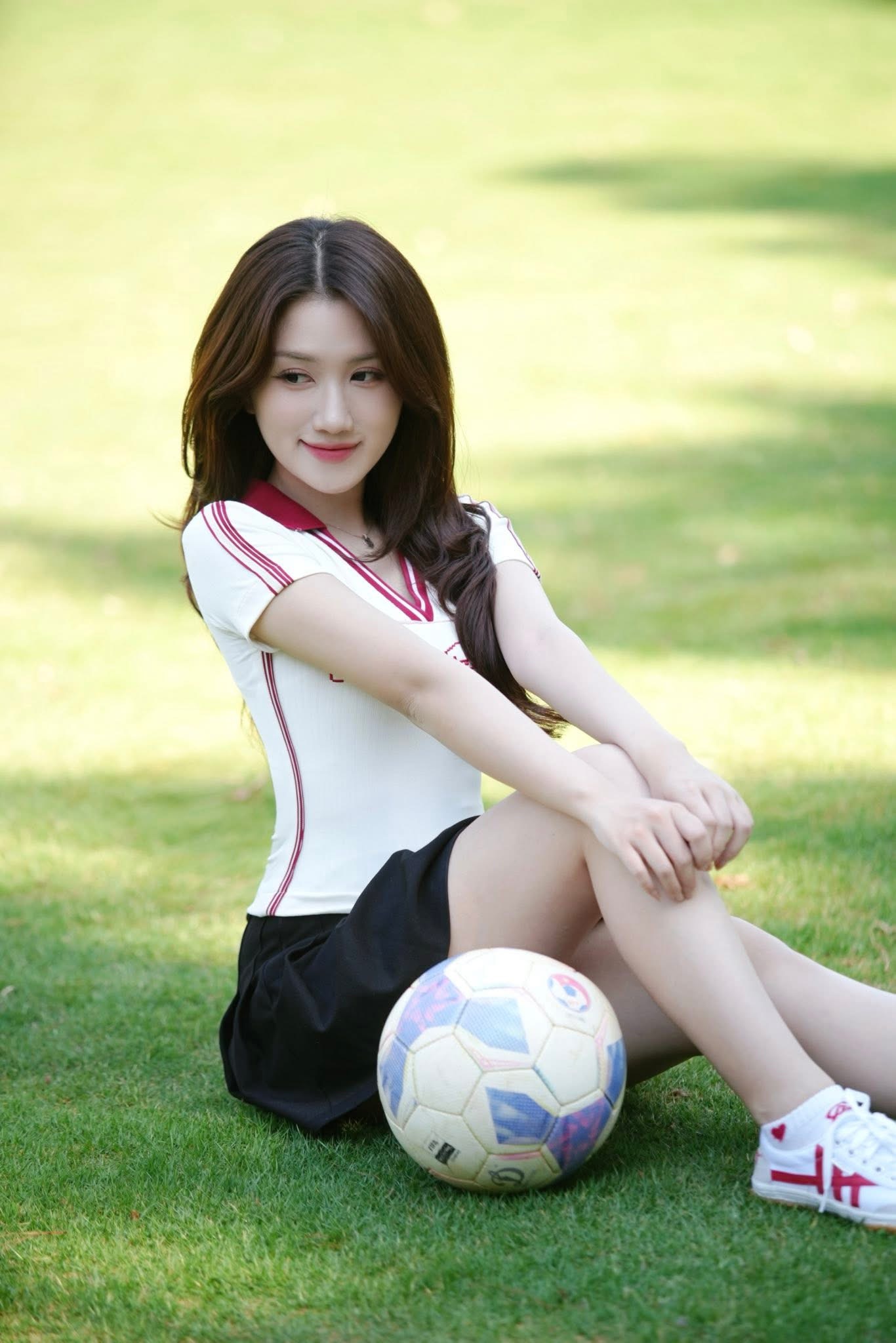 MC Linh Nắng ngày càng nhuận sắc, fan nam rần rần nghi vấn hot girl can thiệp dao kéo