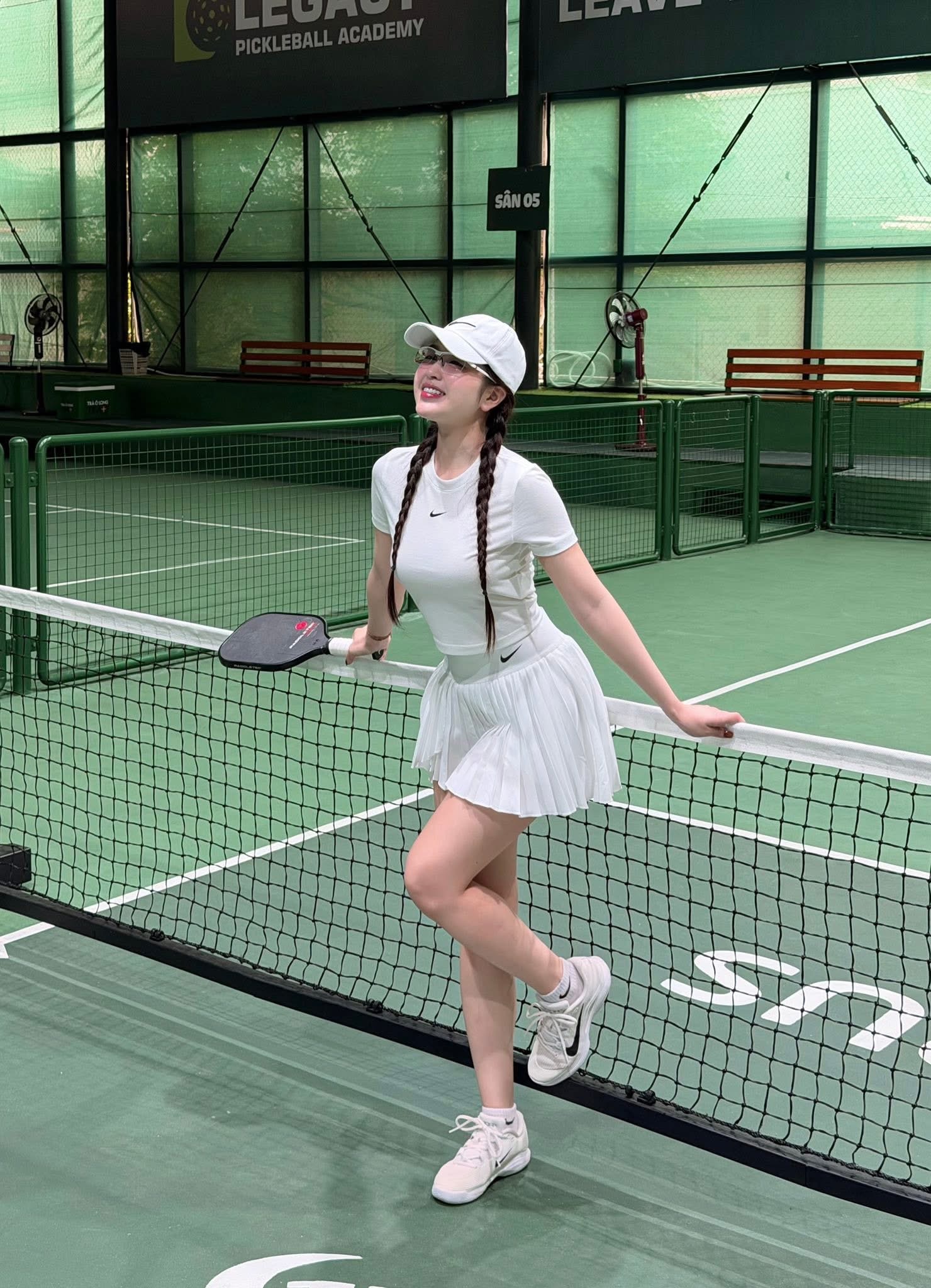 Hot girl chạm ngưỡng 30 vẫn khiến fan 