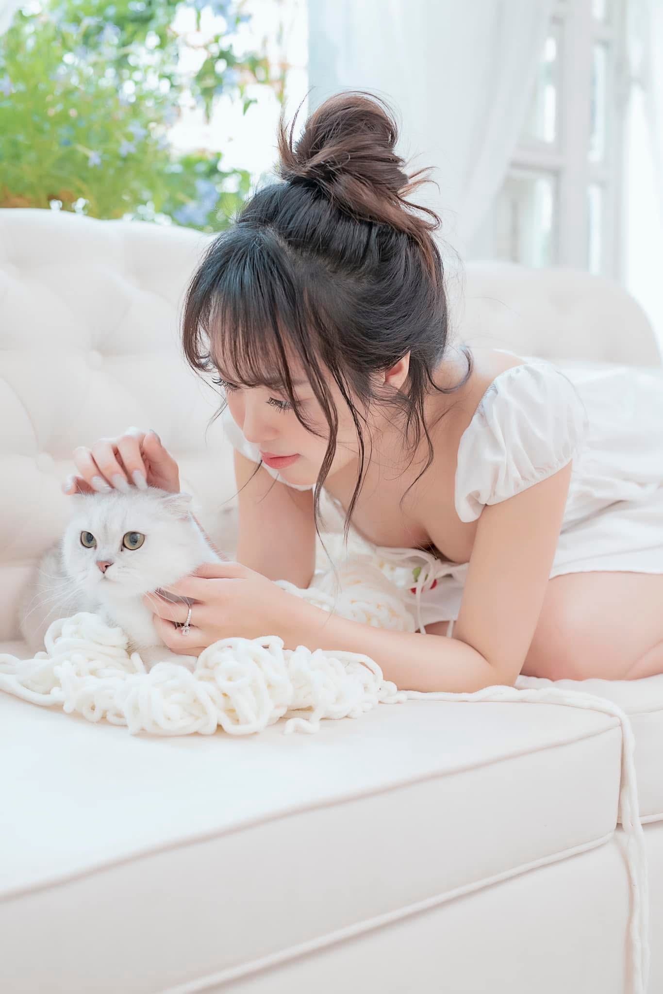 Hot girl chạm ngưỡng 30 vẫn khiến fan 