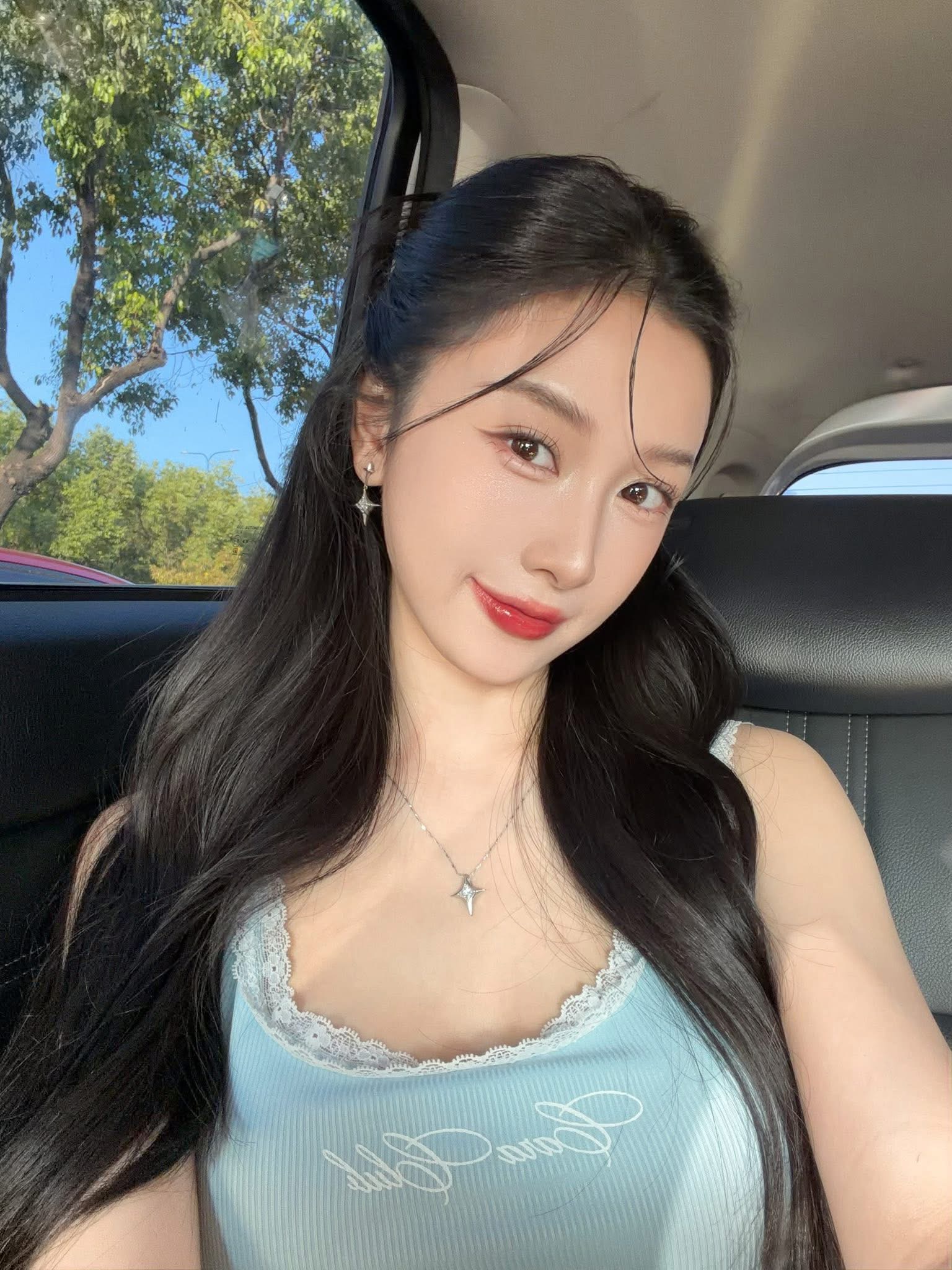 Jun Vũ cosplay Boa Hancock theo phong cách 