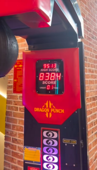 Trực tiếp thị uy sức mạnh, nữ gymer khiến triệu anh em đồng loạt 