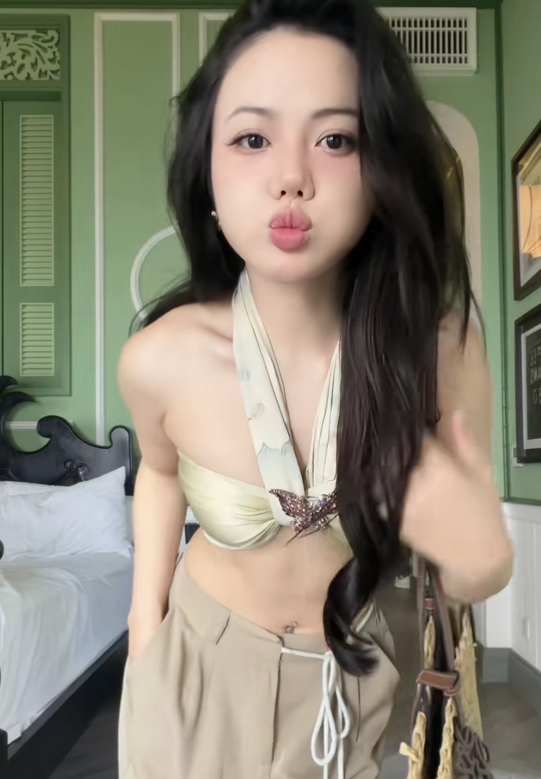 Ý Nhi phá đảo thế giới ảo, lên đồ nhảy Audition đời thực cực 