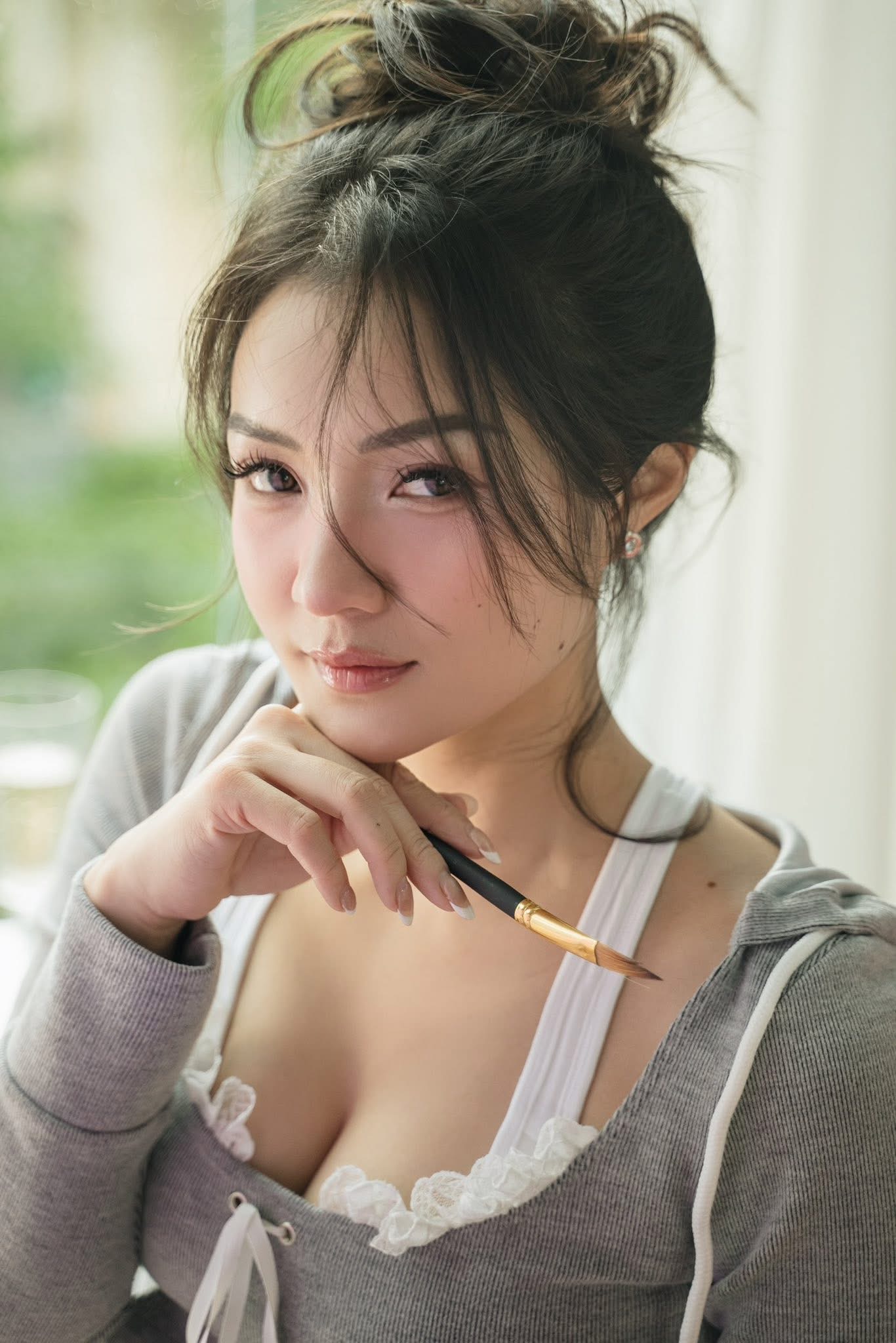 Ngắm nhan sắc hiện tại của Thủy Top, từng là biểu tượng gợi cảm huyền thoại, triệu người tìm kiếm