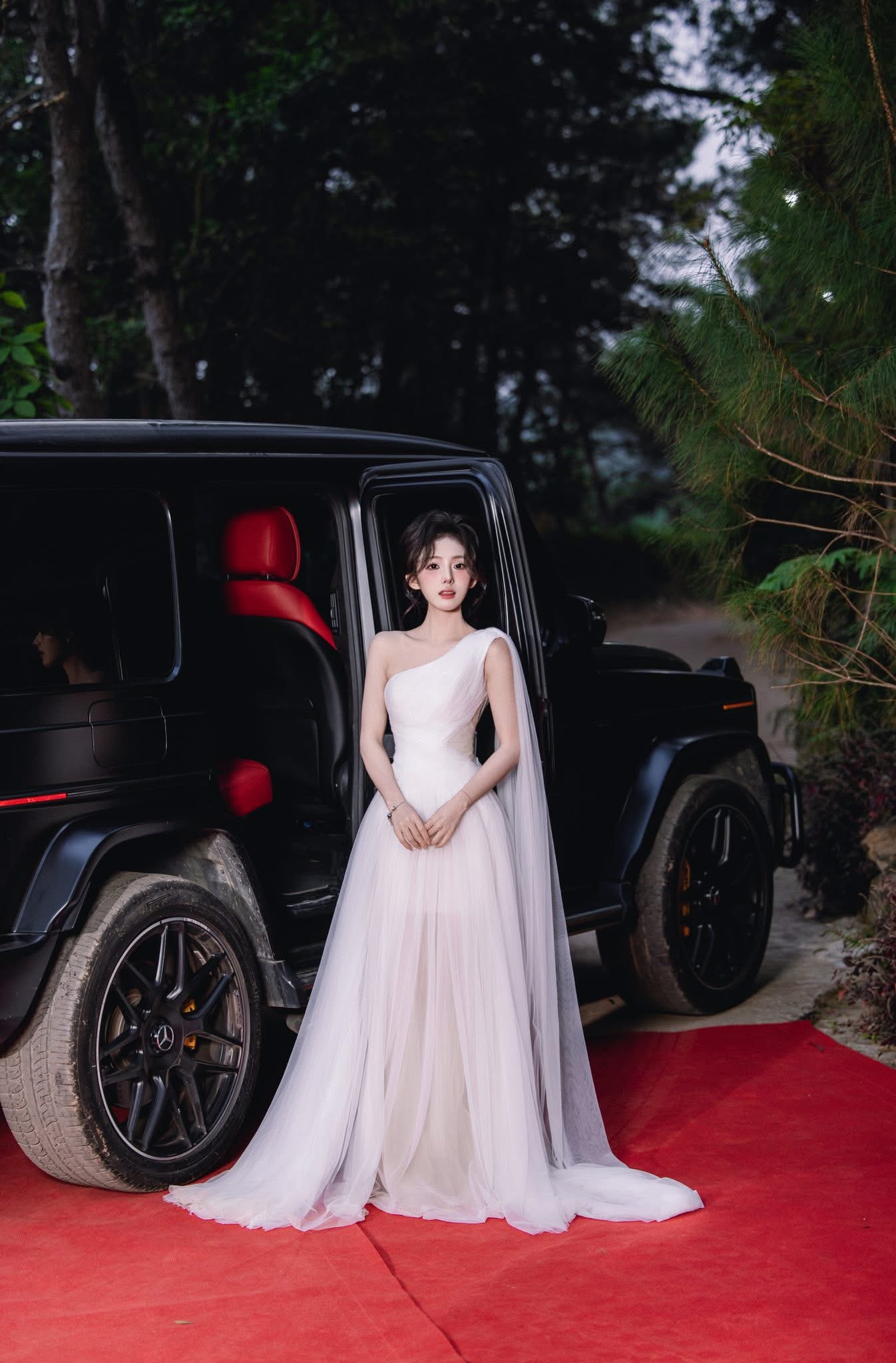 Hot girl nổi tiếng sau 