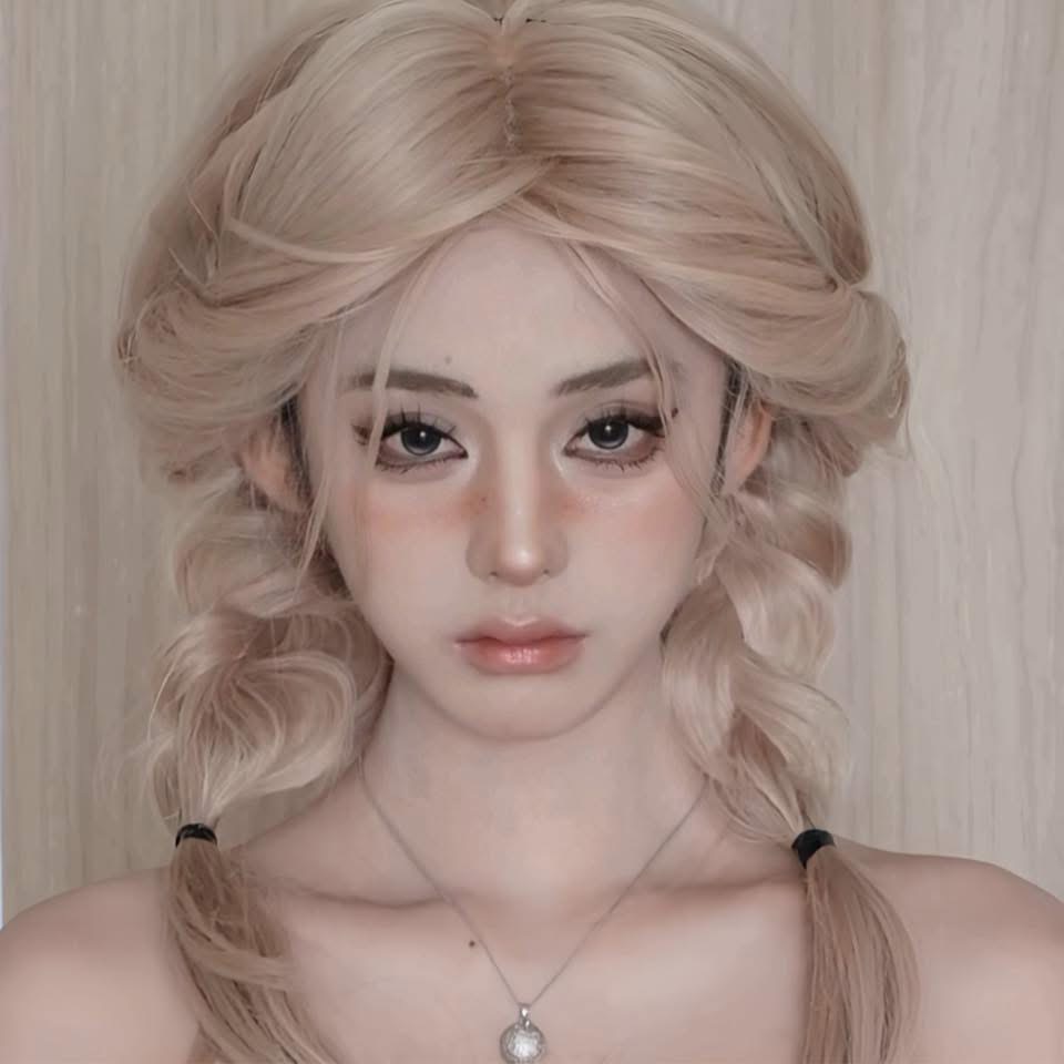 Hot girl nổi tiếng sau 