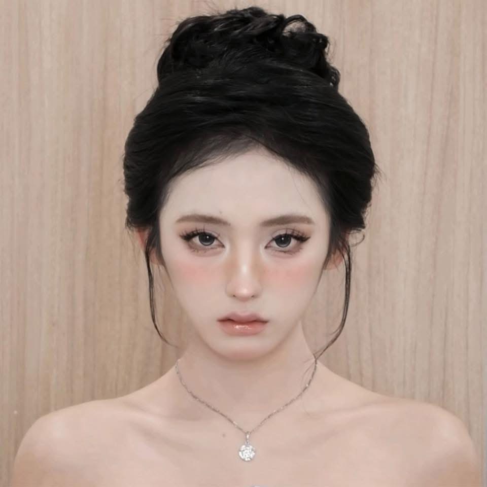 Hot girl nổi tiếng sau 