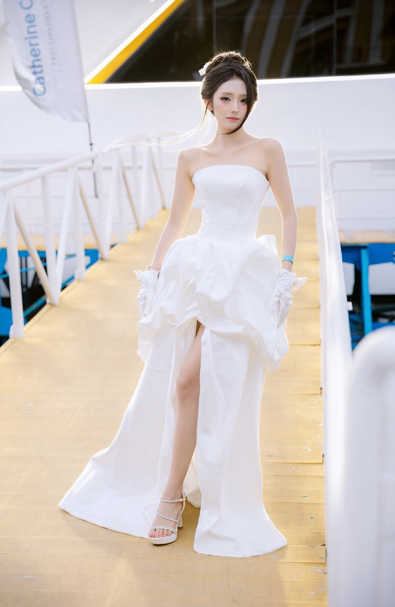 Hot girl nổi tiếng sau 