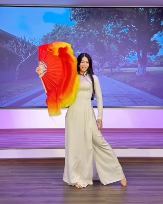 Lê Bống trổ tài 