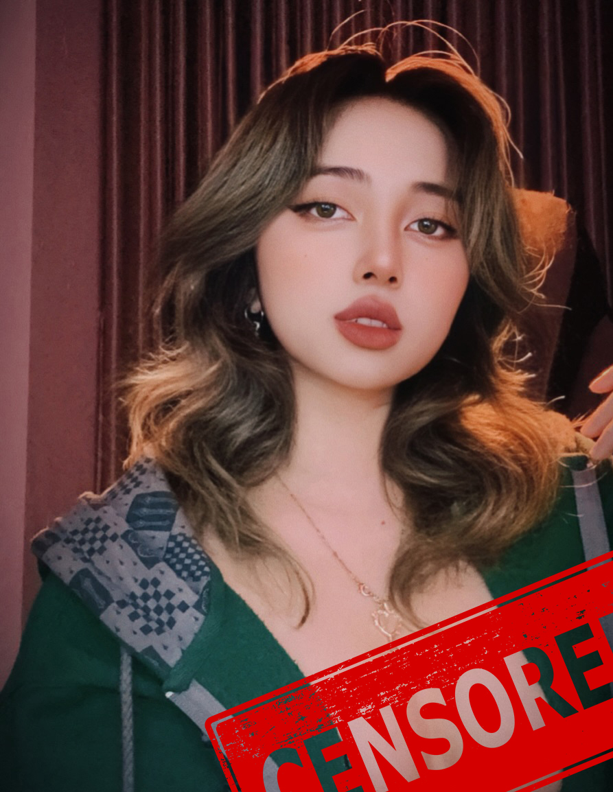 Mercury Nguyen tiếp tục khoe dáng nhưng trang phục khiến fan lo ngại