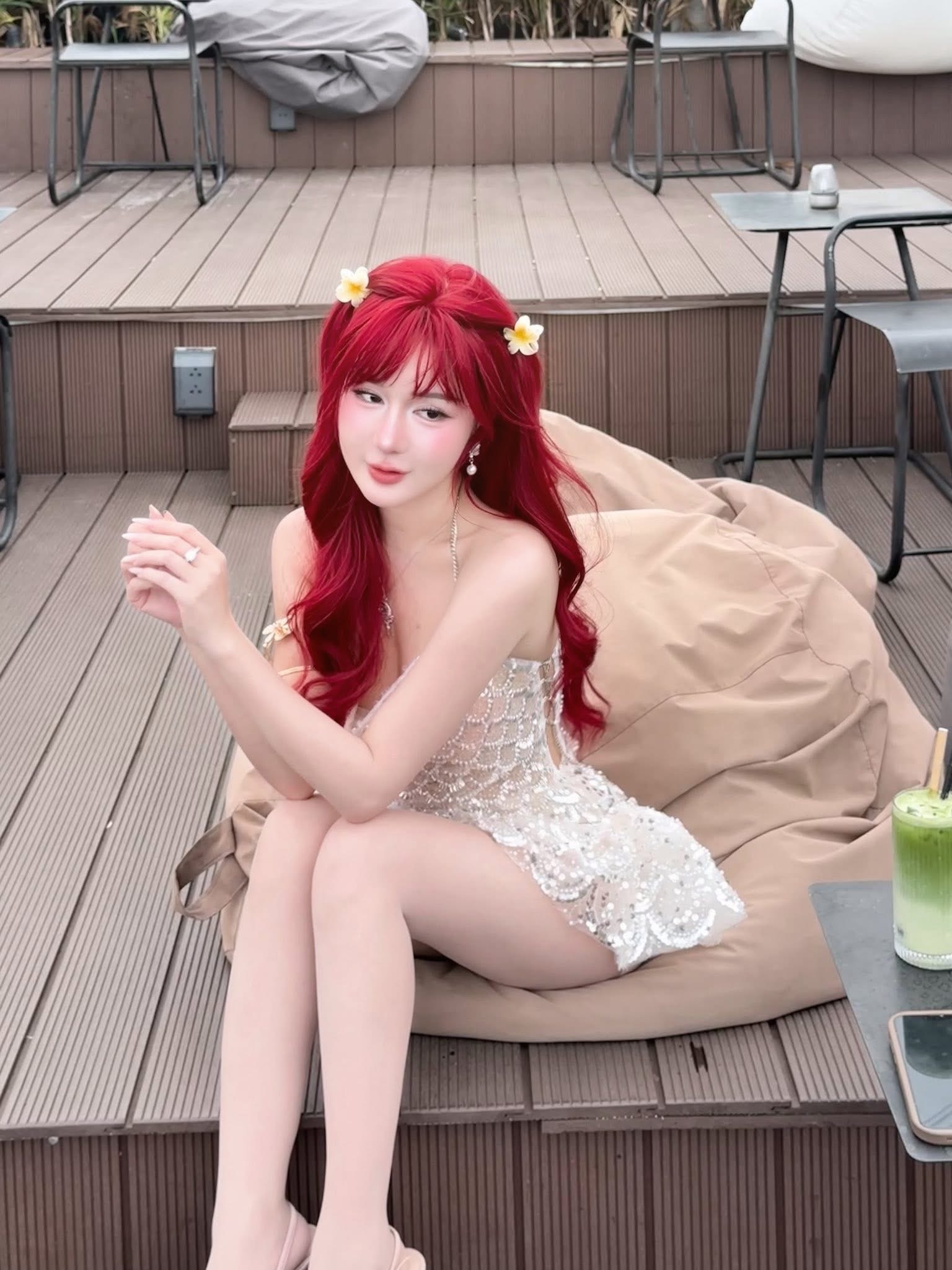 Nữ coser triệu view tung khoảnh khắc hóa tiên cá cực phẩm, lời tuyên bố lém lỉnh mới gây sốc!