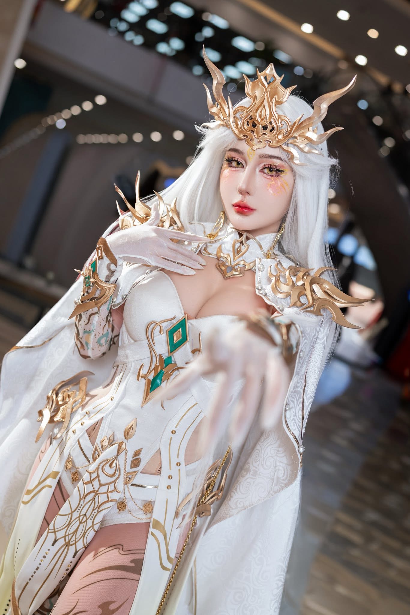 Nữ coser triệu view tung khoảnh khắc hóa tiên cá cực phẩm, lời tuyên bố lém lỉnh mới gây sốc!