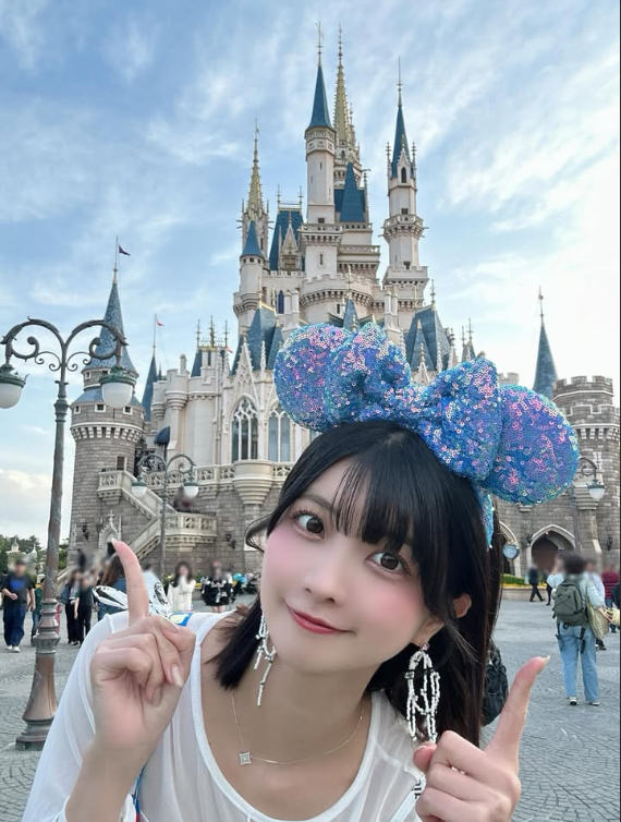 Nhan sắc nổi bật, hot girl quyến rũ làm trend 