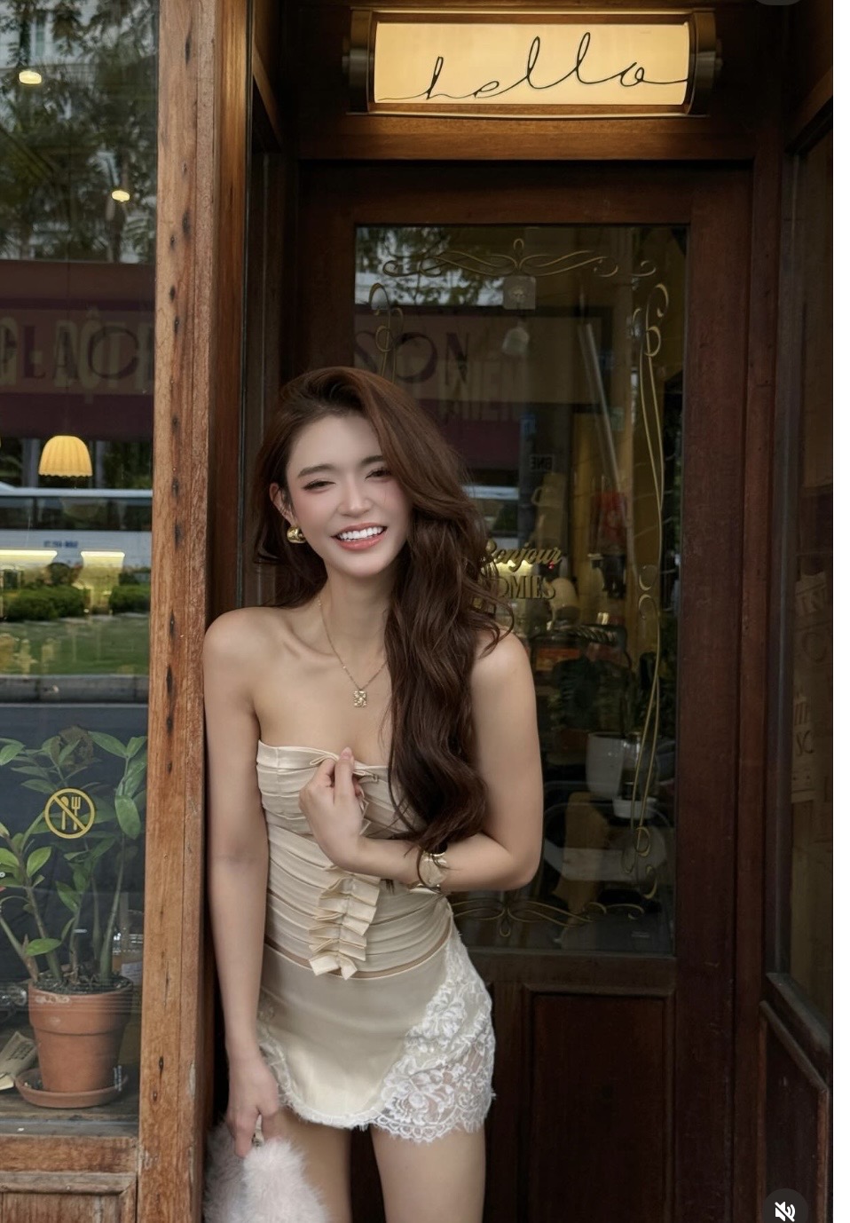 Hot girl tung clip 