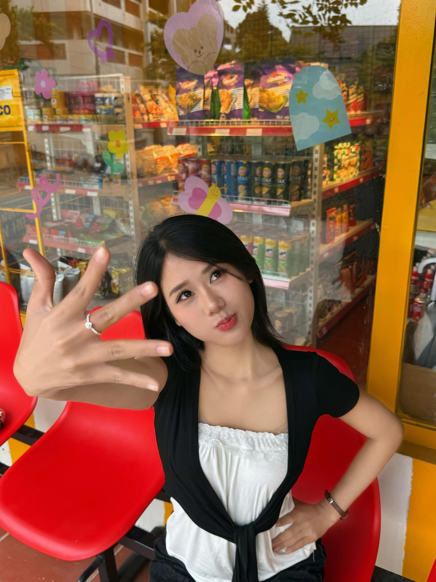 Cùng nhau đi qua bạo lực mạng, Phanh Nè và bạn trai thông báo tin vui