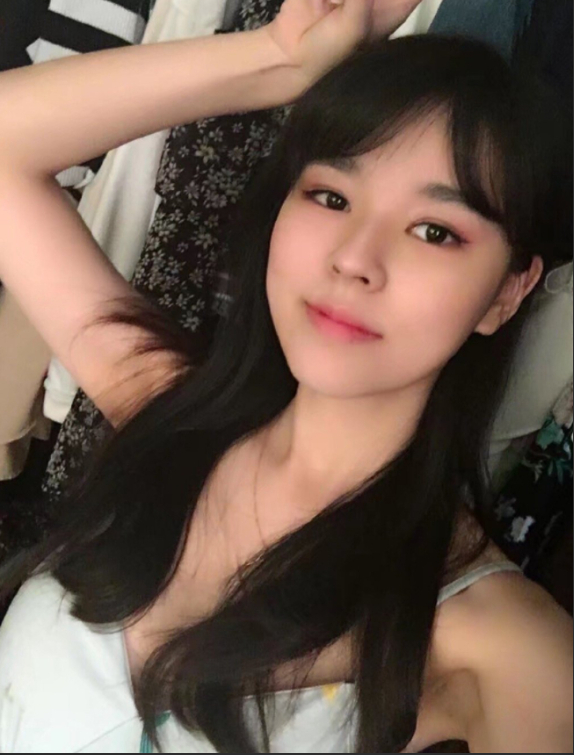 Nữ streamer gợi cảm công khai chia tay bạn trai, tất cả chỉ vì thói quen xấu hổ, CĐM ủng hộ hết lời