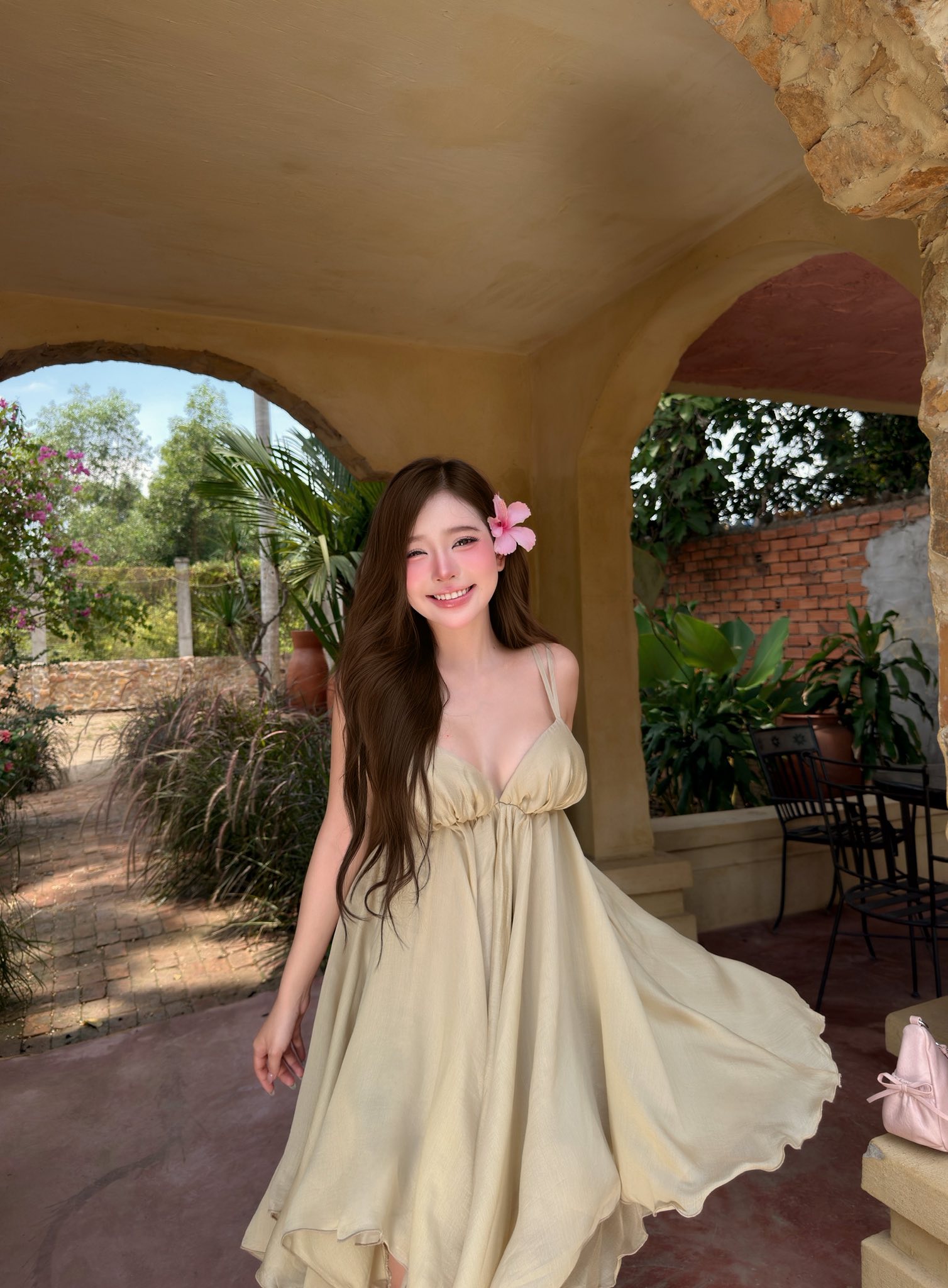 Xinh xuất sắc trong bộ váy babydoll, hóa ra đây là cách mà cô nàng model này thu hút triệu ánh nhìn