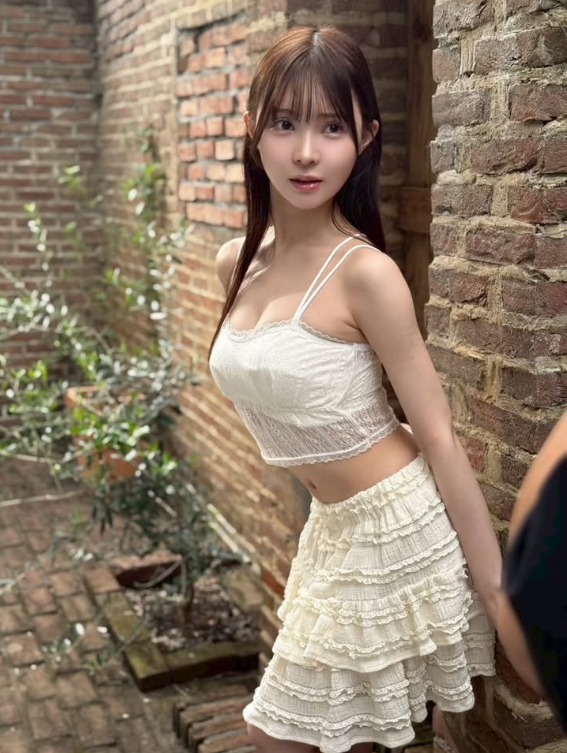 Lại xuất hiện thêm một hot girl tân binh gây bão cộng đồng mạng, nhan sắc như 