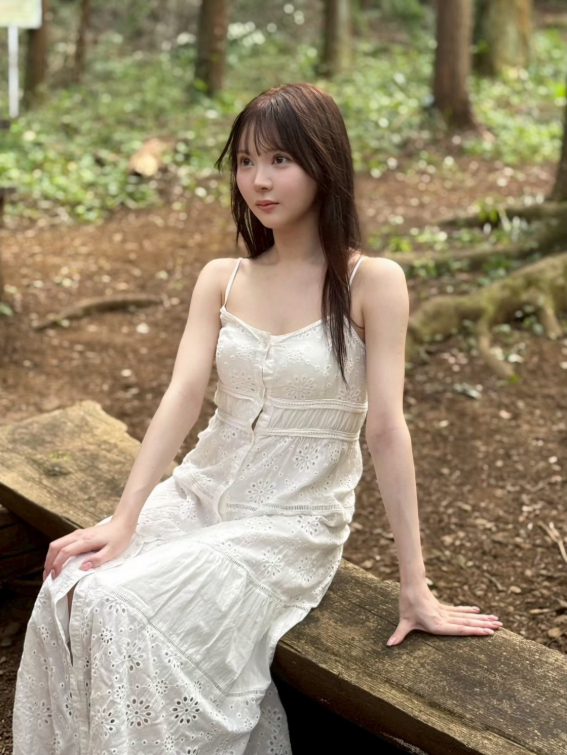 Lại xuất hiện thêm một hot girl tân binh gây bão cộng đồng mạng, nhan sắc như 