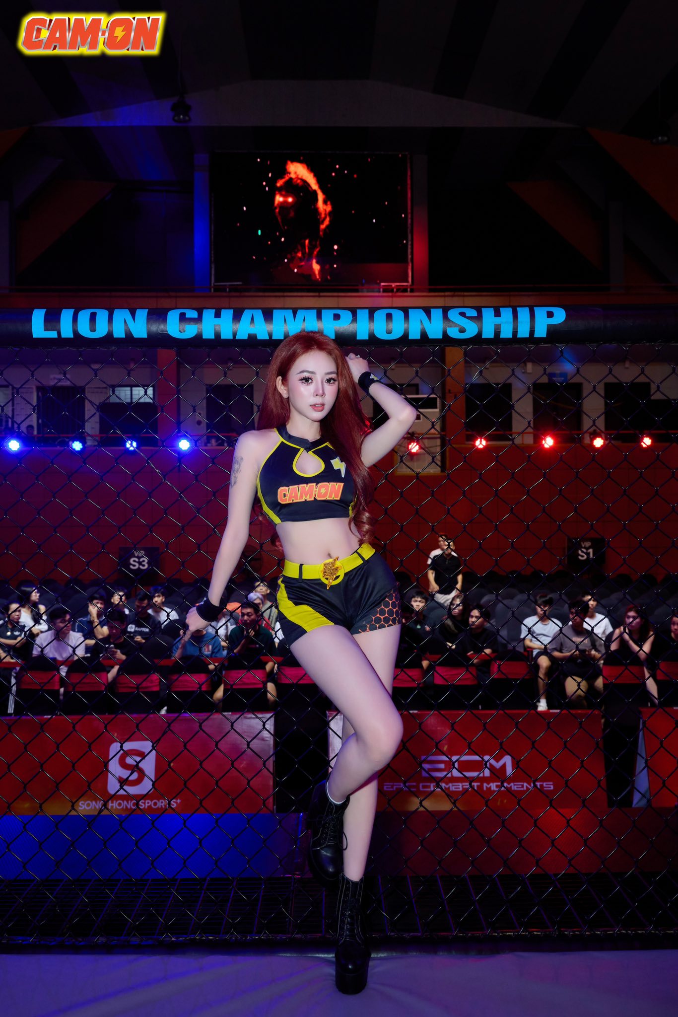 Hút trọn mọi ánh nhìn, đây là cách cô nàng Ring girl này làm chủ sân khấu