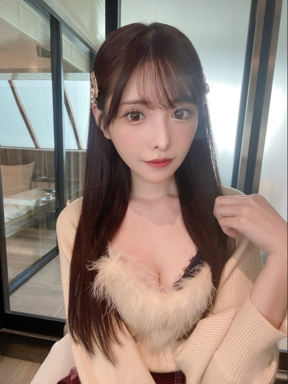 Xóa hẳn trang cá nhân 1,2 triệu theo dõi, hot girl gợi cảm quyết đoạn tuyệt quá khứ, fan bùi ngùi tiếc nuối