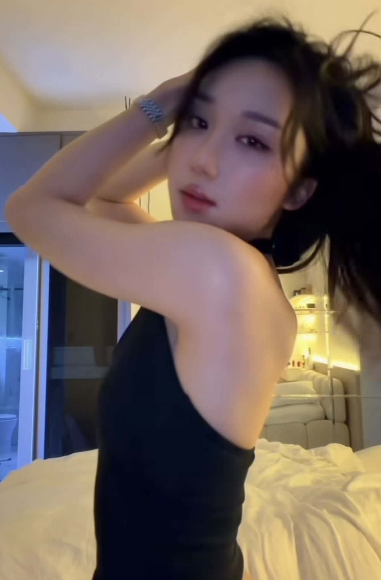 Visual phát ra âm thanh, ngắm hình ảnh hiện tại của Mina Young, fan tự nhiên thấy nhạc chạy trong đầu