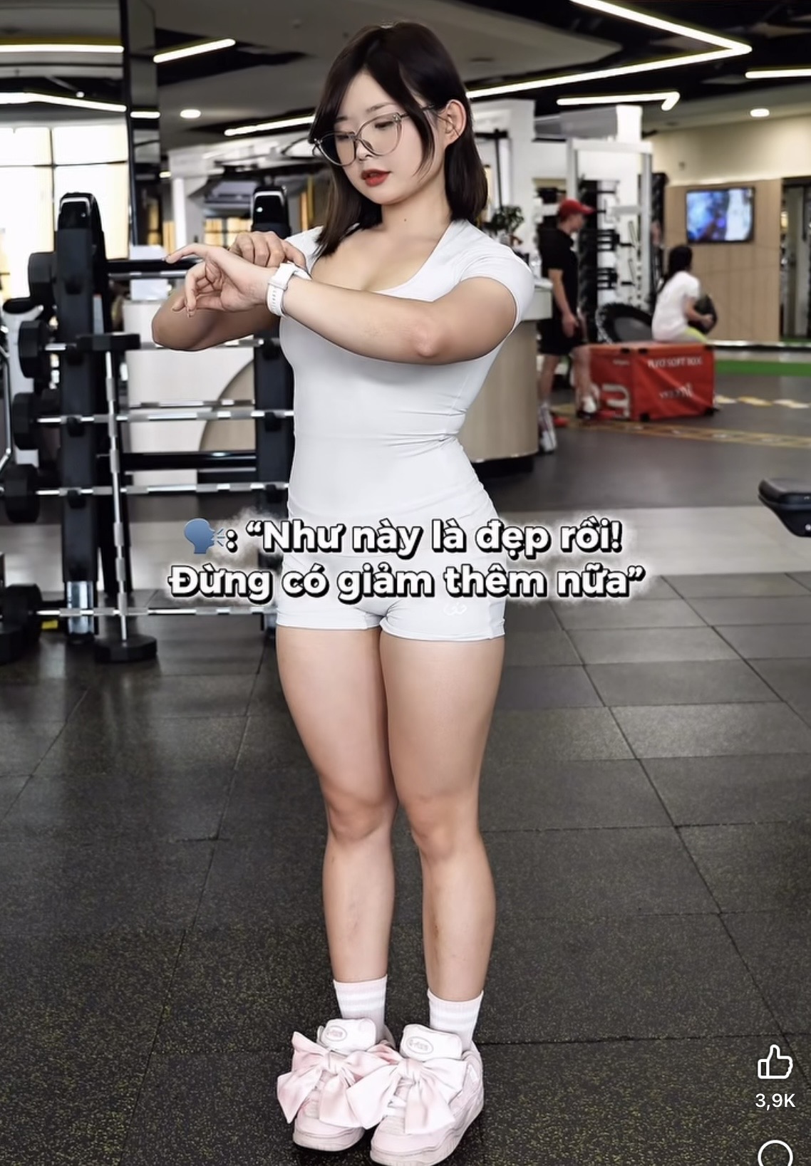 Mặc kệ lời khen chê, hot girl hệ cơ bắp vẫn tự tin khoe vóc dáng 