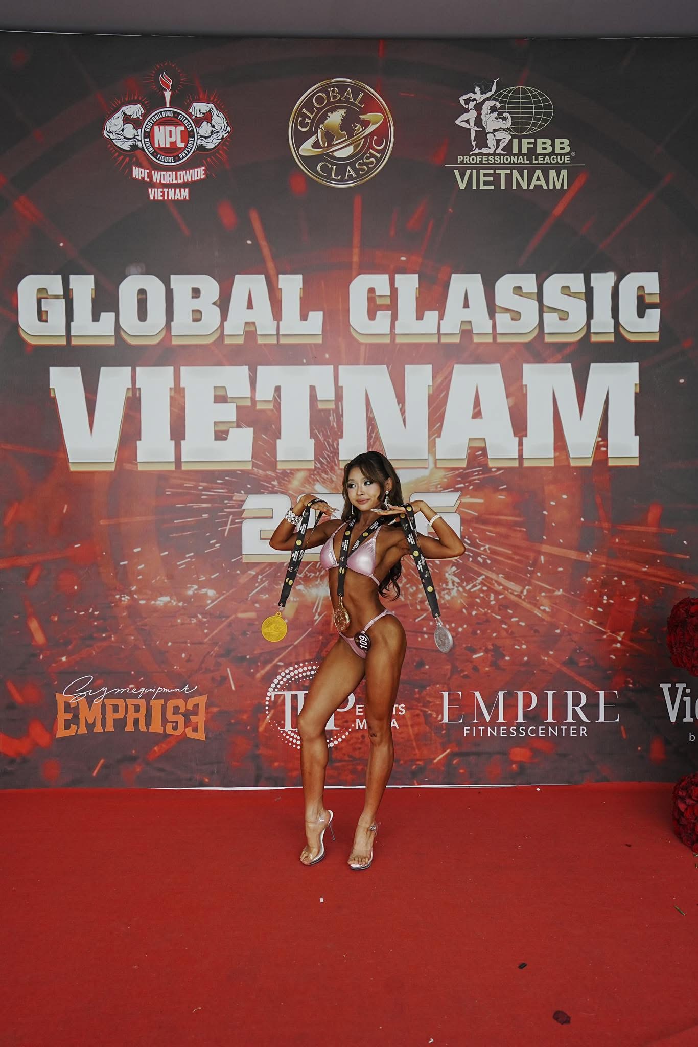Mặc kệ lời khen chê, hot girl hệ cơ bắp vẫn tự tin khoe vóc dáng 
