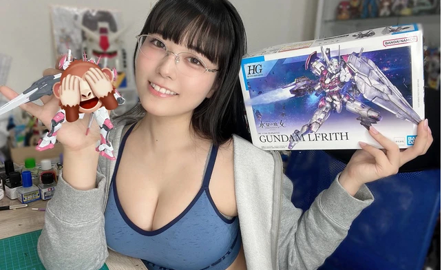 Làm YouTuber rồi lấn sân sang mẫu ảnh vì quá gợi cảm, nàng hot girl