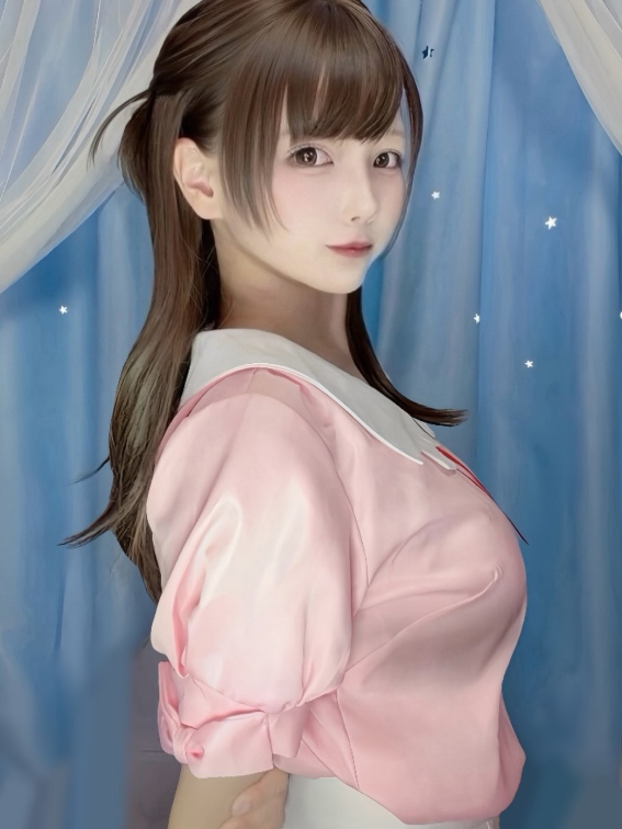 Tò mò phản ứng của CĐM, hot girl đăng tải hai bức ảnh khoe và che vòng một, chỉ số đối lập hoàn toàn