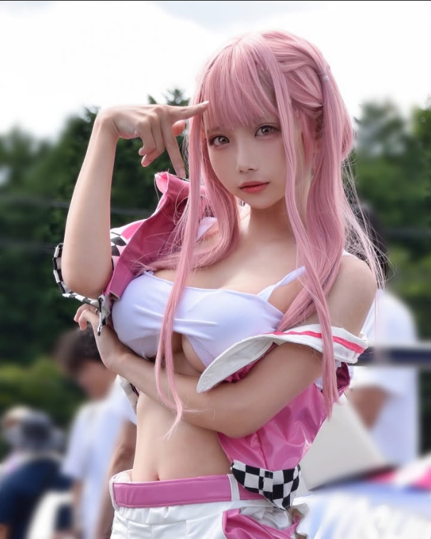 Tò mò phản ứng của CĐM, hot girl đăng tải hai bức ảnh khoe và che vòng một, chỉ số đối lập hoàn toàn