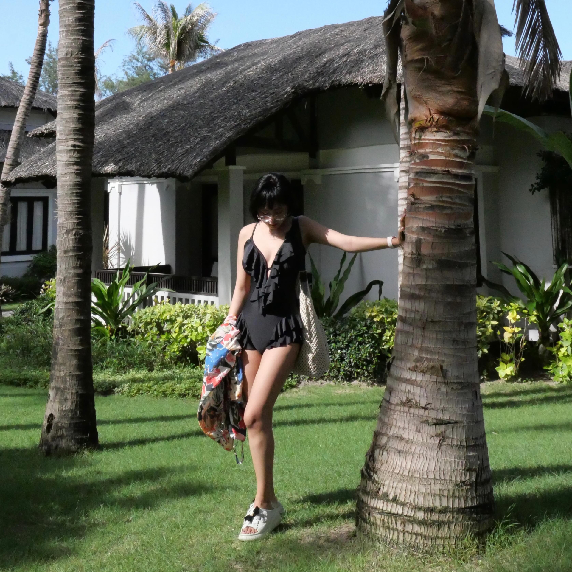 MC Minh Nghi gia nhập đường đua bikini ngày hè nhưng phải thốt lên câu