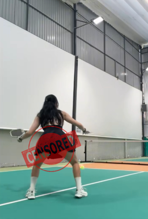 Dạy CĐM cách chơi Pickleball, hot girl gây phẫn nộ vì góc quay quá phản cảm, chẳng khác nào chiêu trò câu view bất chấp