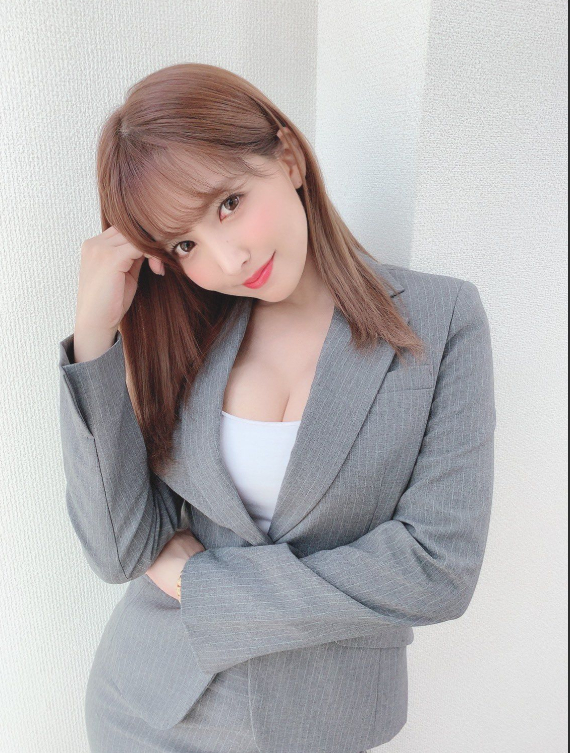 Yua Mikami hào phóng, hướng dẫn fan cách quay TikTok triệu view của mình, thừa nhận cũng phải 