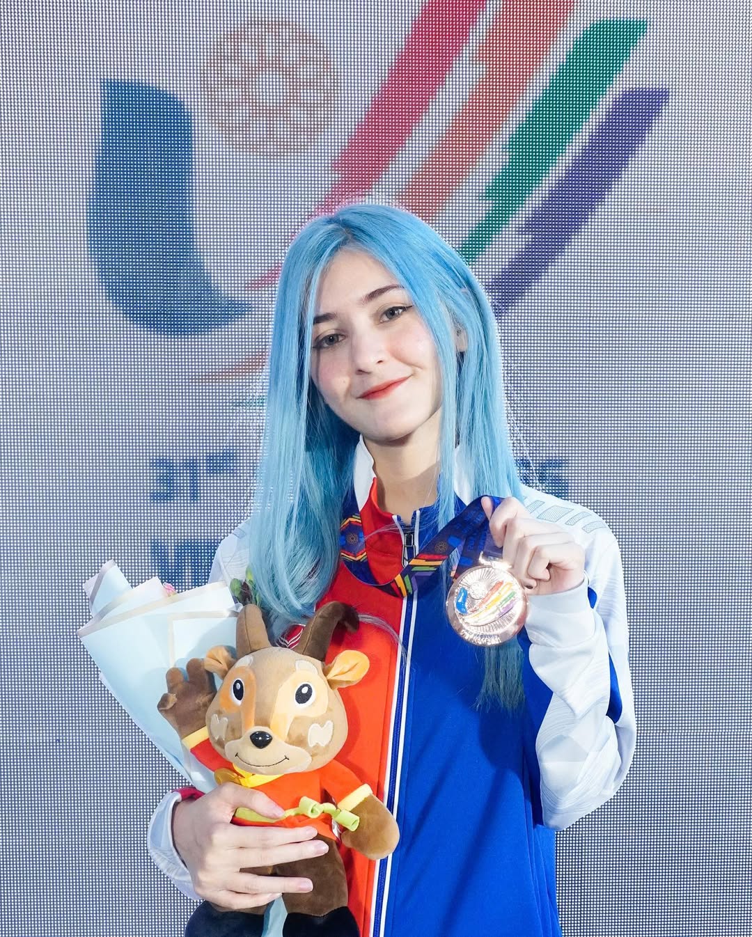 Quý quân SEA Games khoe dáng táo bạo, nhan sắc không đổi sau 4 năm khiến làng game Việt