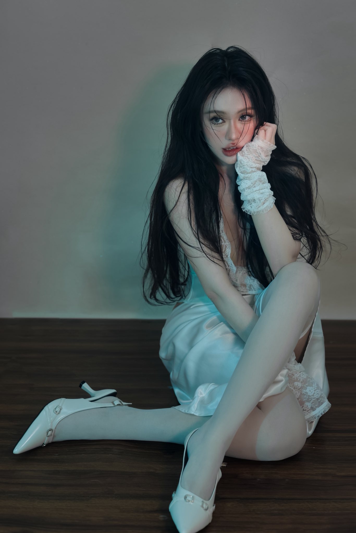 Chụp studio đầy ấn tượng, hot girl